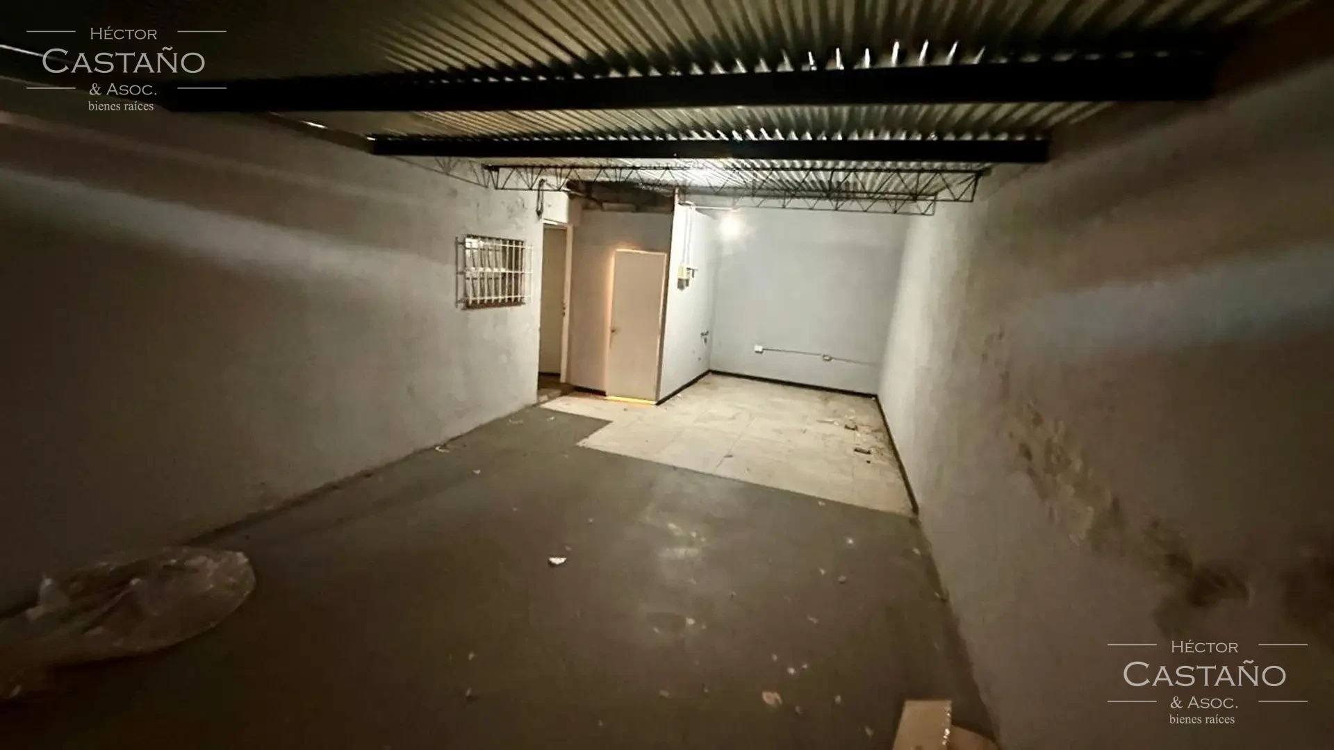 Villa Adelina - Importante galpón en Villa Adelina - Excelente Ubicación con oficinas y  depósito