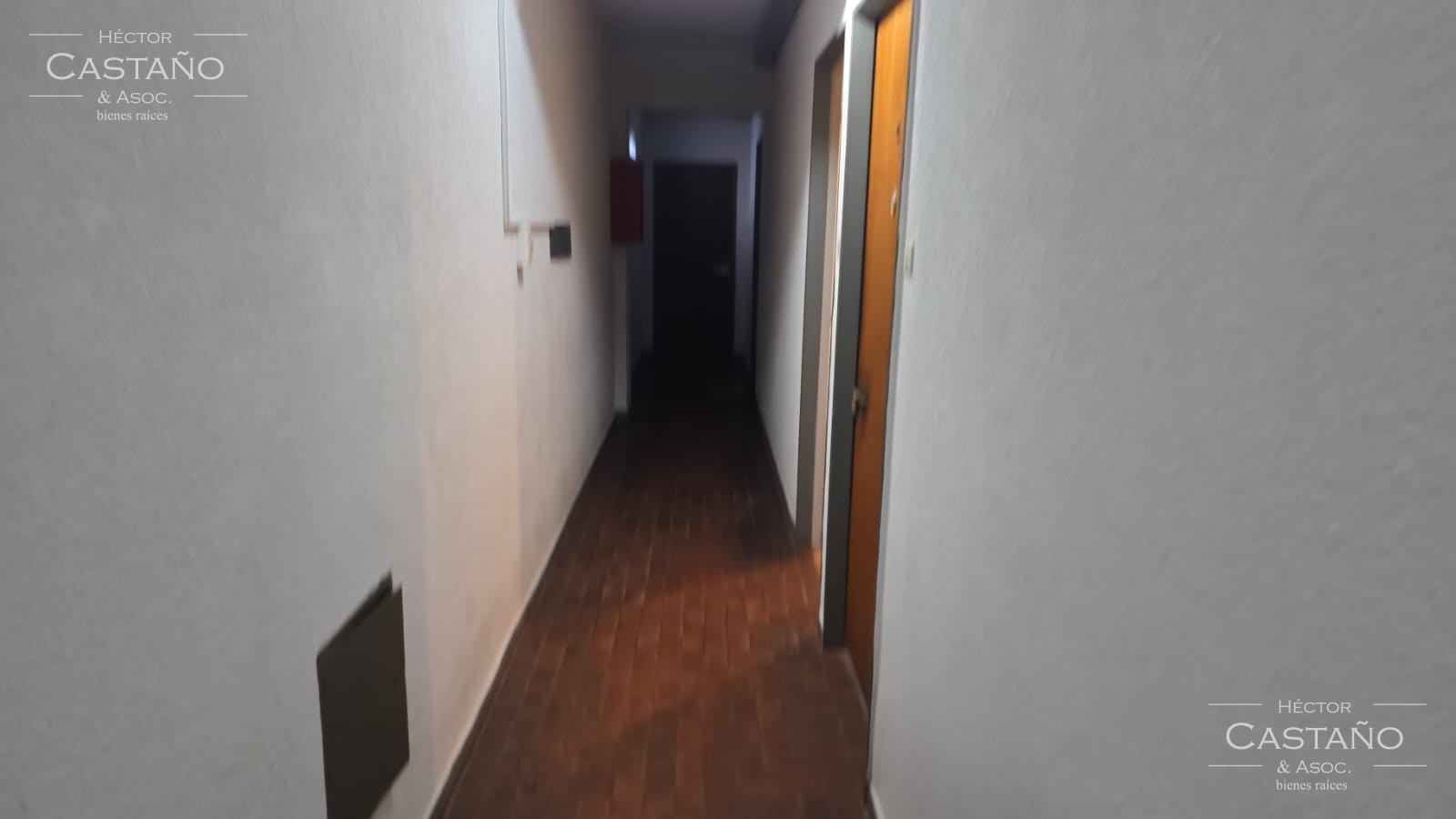 OLIVOS Departamento de 2 ambientes 1er piso por escalera.