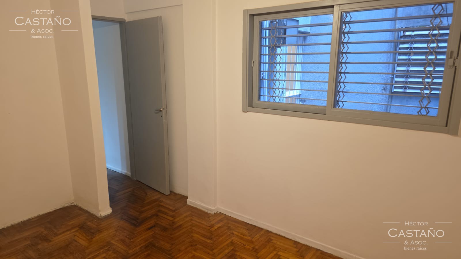 OLIVOS Departamento de 2 ambientes 1er piso por escalera.