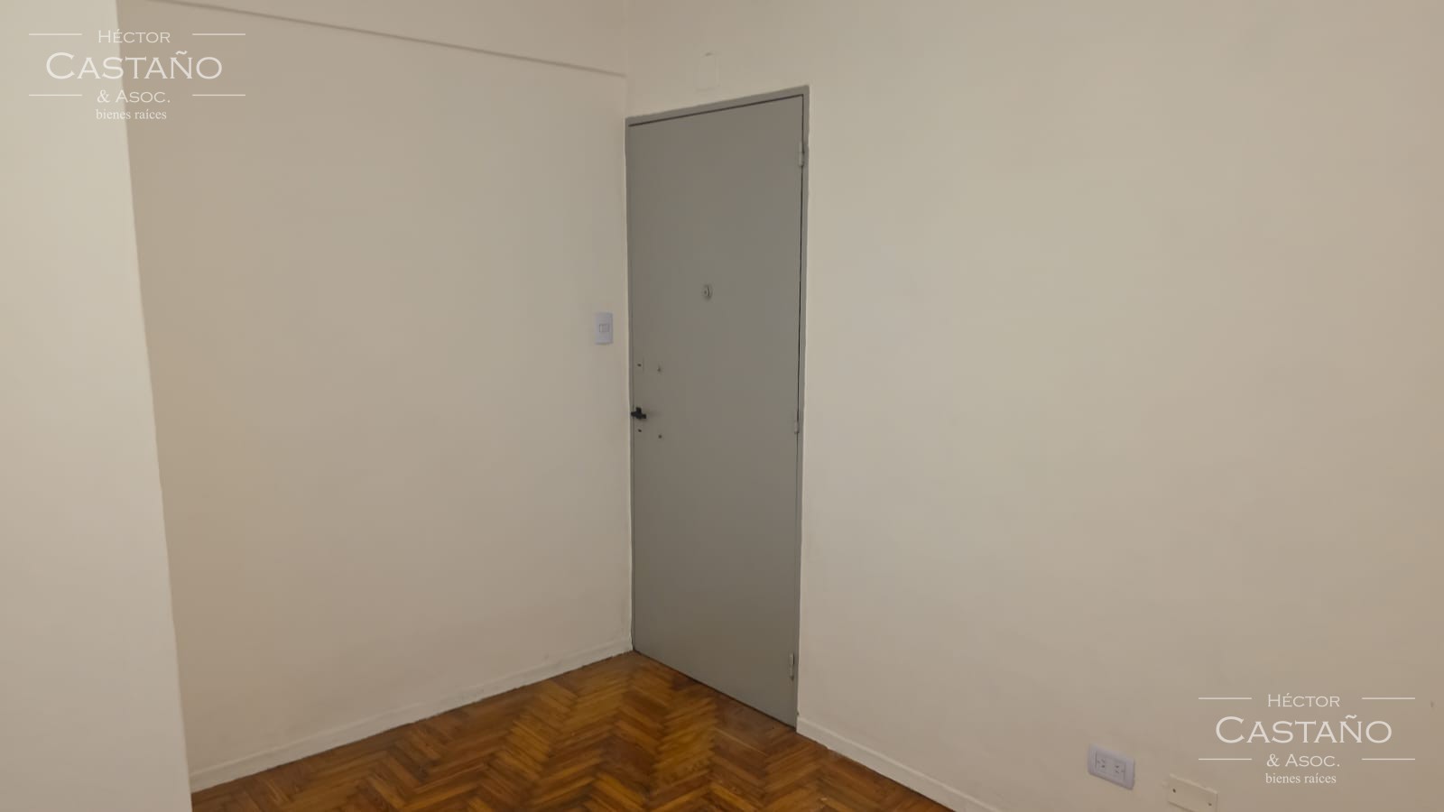 OLIVOS Departamento de 2 ambientes 1er piso por escalera.