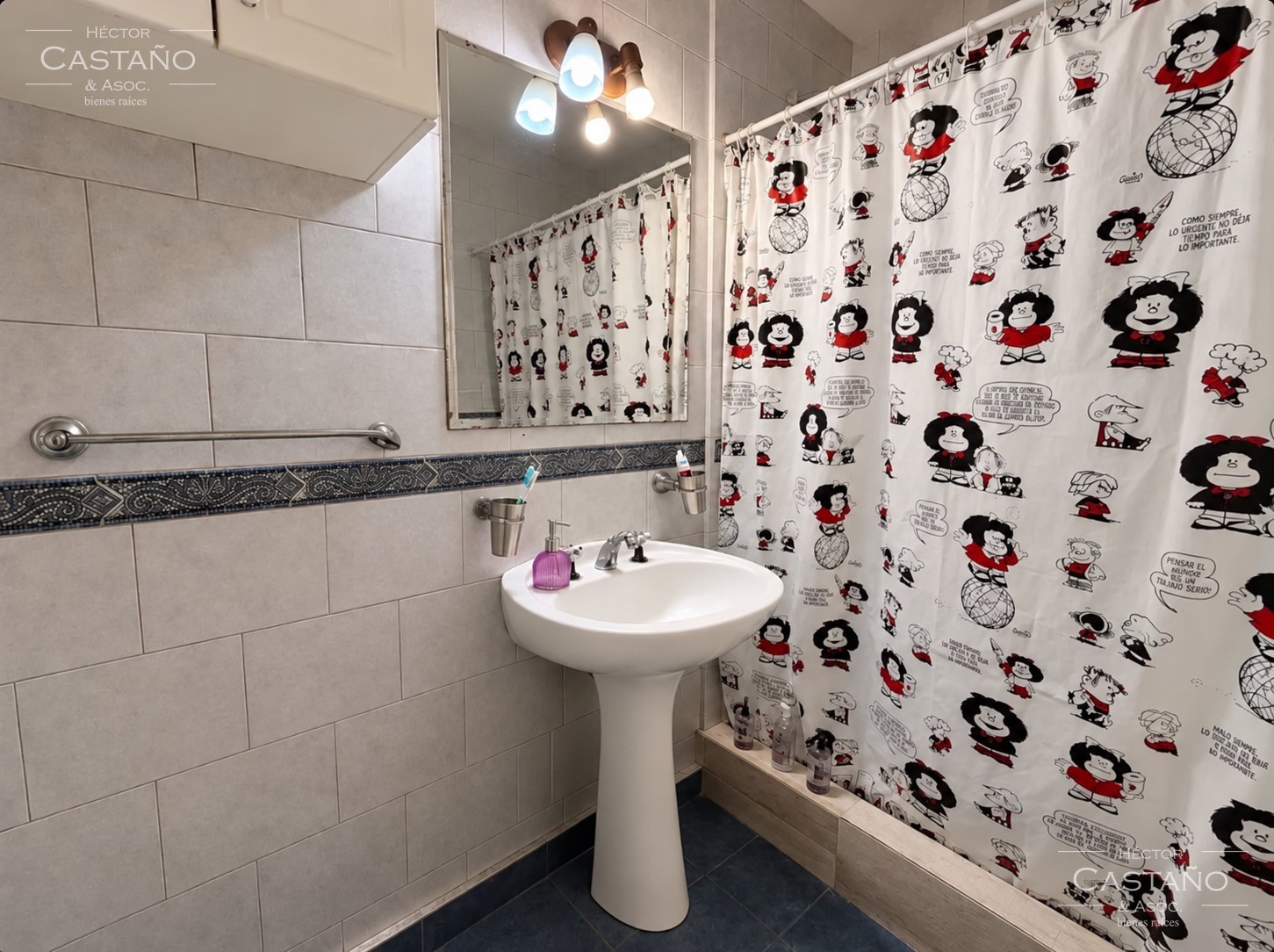 Venta de departamento de 2 ambientes con excelente ubicación sobre Avenida Perón