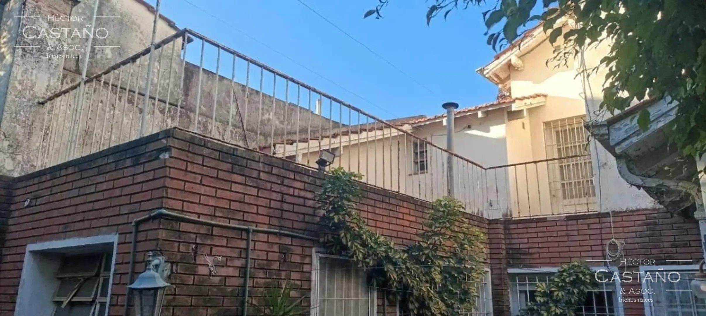 Chalet En Venta En Excelente Zona De Florida | 6 Ambientes, 2 Cocheras Y Apto Crédito