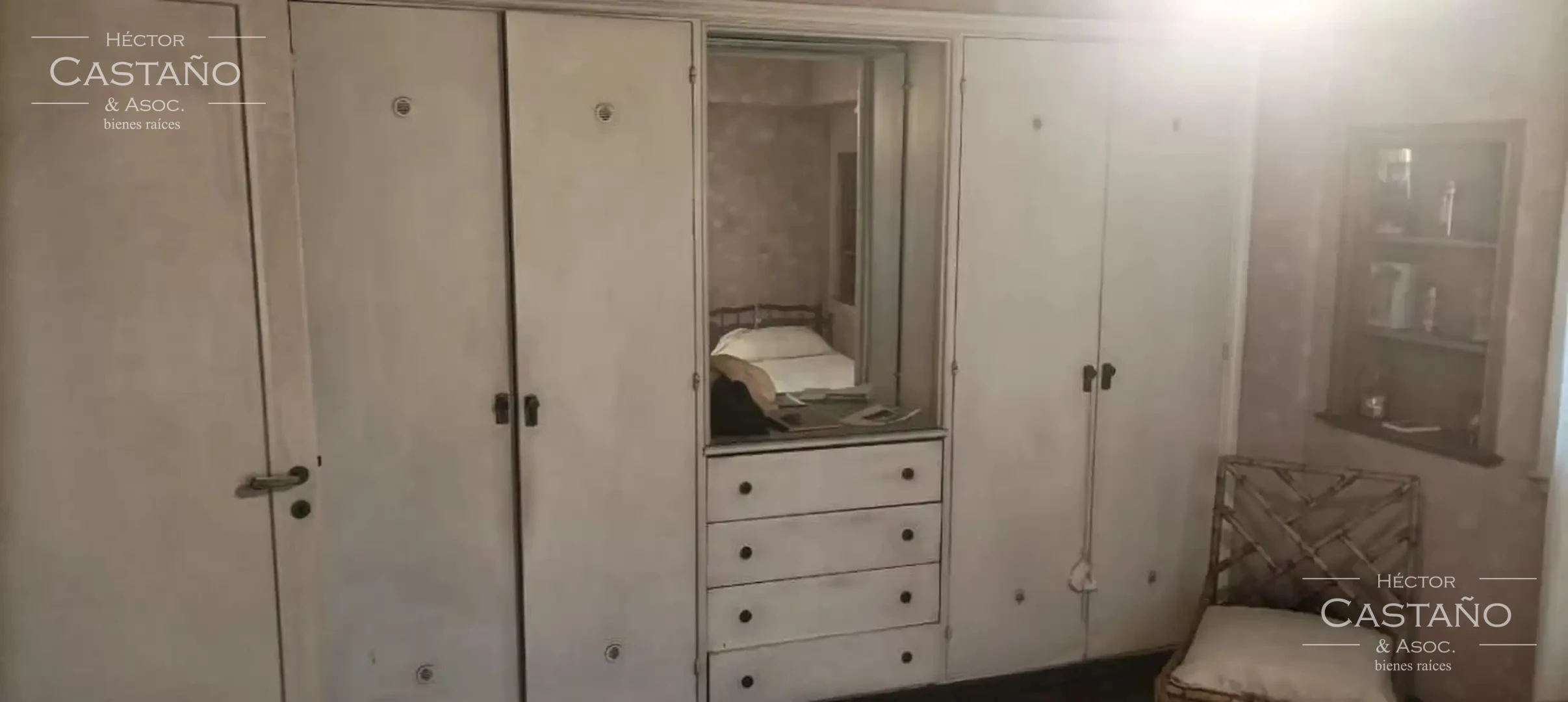 Chalet En Venta En Excelente Zona De Florida | 6 Ambientes, 2 Cocheras Y Apto Crédito
